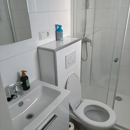 Lutafaro Near Петтен